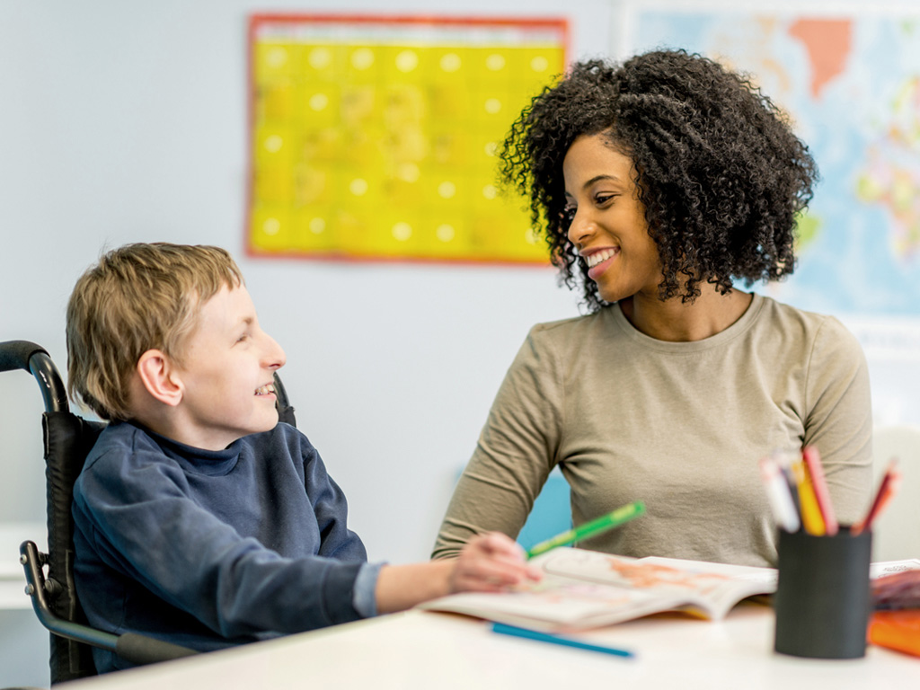 Aider une personne handicapée à épargner