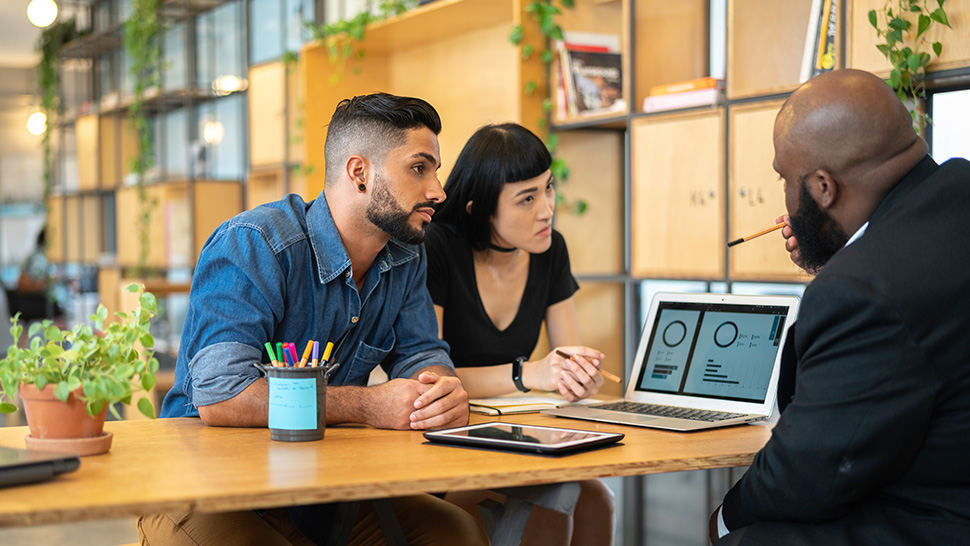 Les conditions du marché ébranlent la confiance financière des Canadiens, sauf s'ils travaillent avec un conseiller financier.